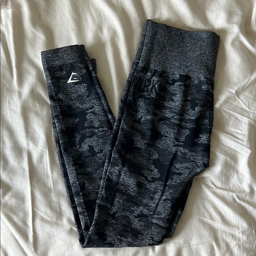 Women’s Black Camo Gym Shark Leggings